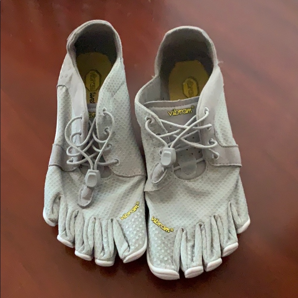 Women’s vibram toes shoes